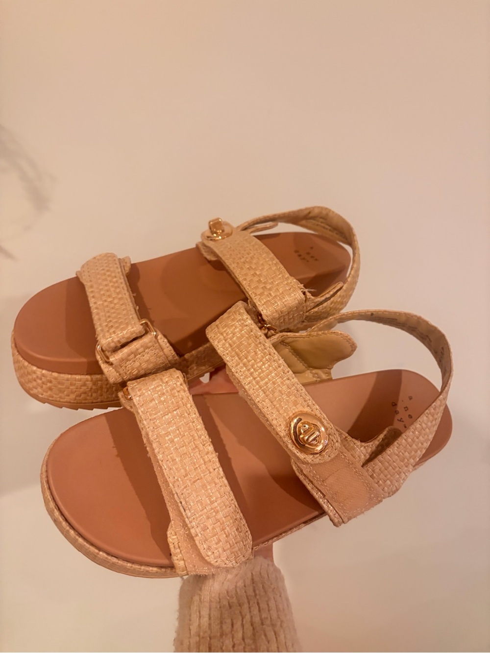 A New Day Raffia Woven Platform Sandals Size 8 Natural Tan Gold Hardware NWOB